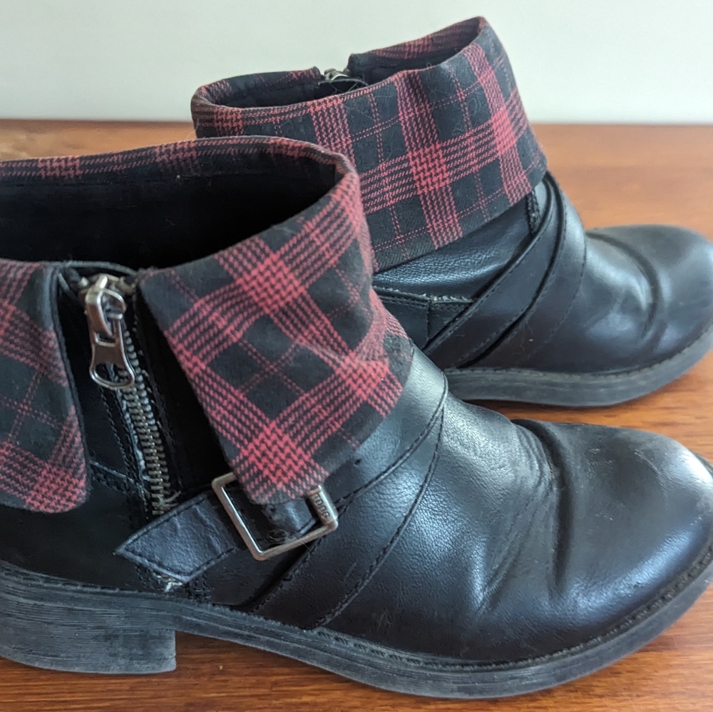 Rocket dog plaid ankle boots